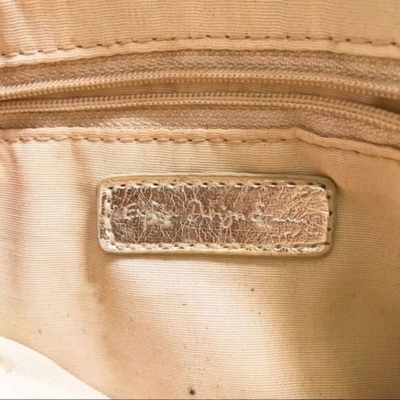 Cute wristlet gold bow Express - Picture 4 of 4